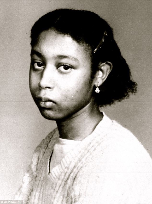 Gêmeas silenciosas: a macabra história de june e jennifer gibbons 6 June gibbons adolescente • mundo sombrio