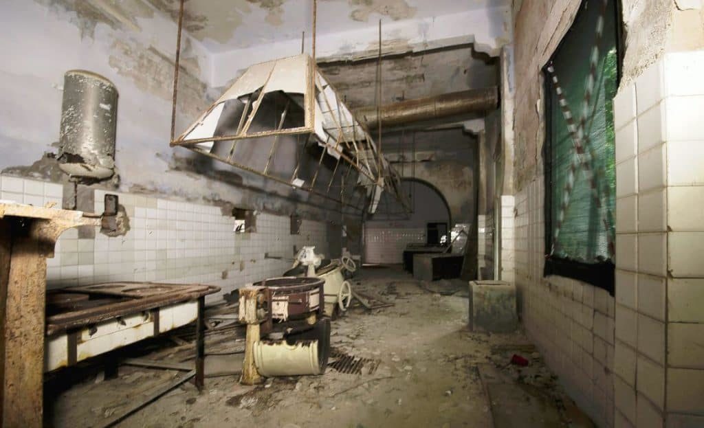 Poveglia hospital2 e1510160171447 1024x623 • mundo sombrio