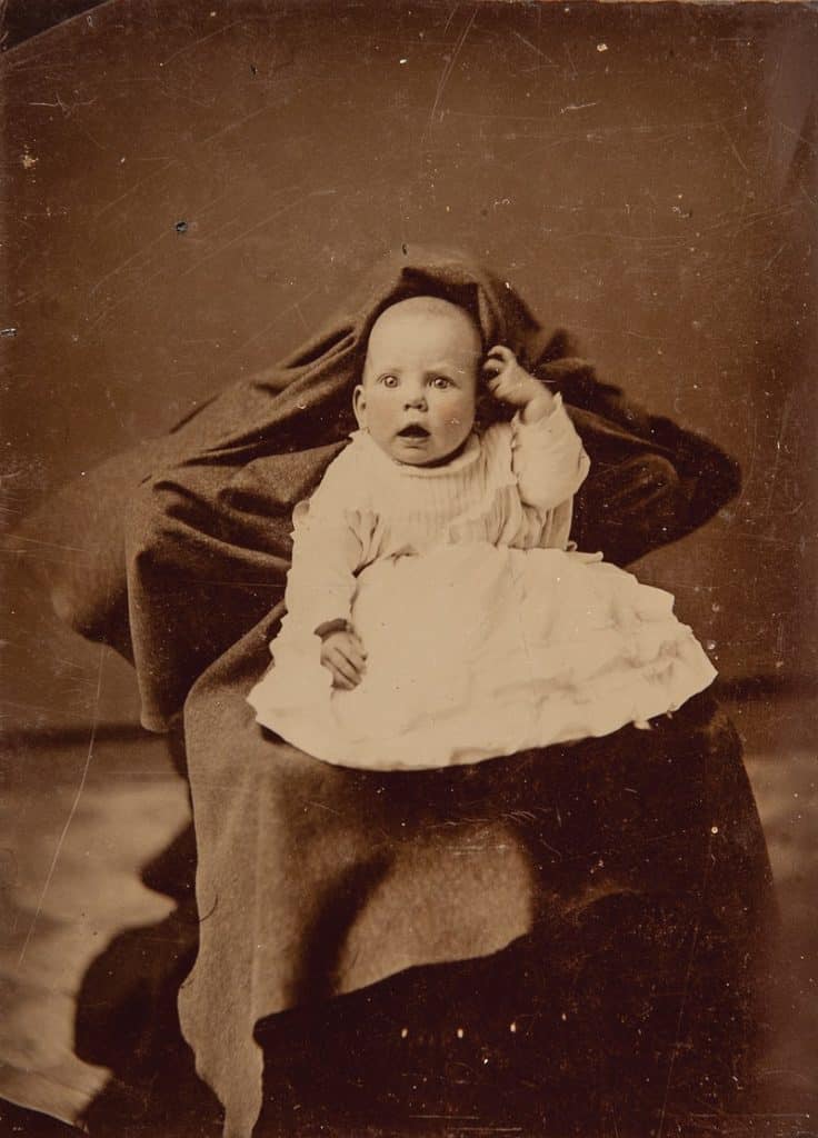 Você já reparou nessas mulheres escondidas em fotos do século xix? 1 Mulheres escondidas em fotos do século xix - 9