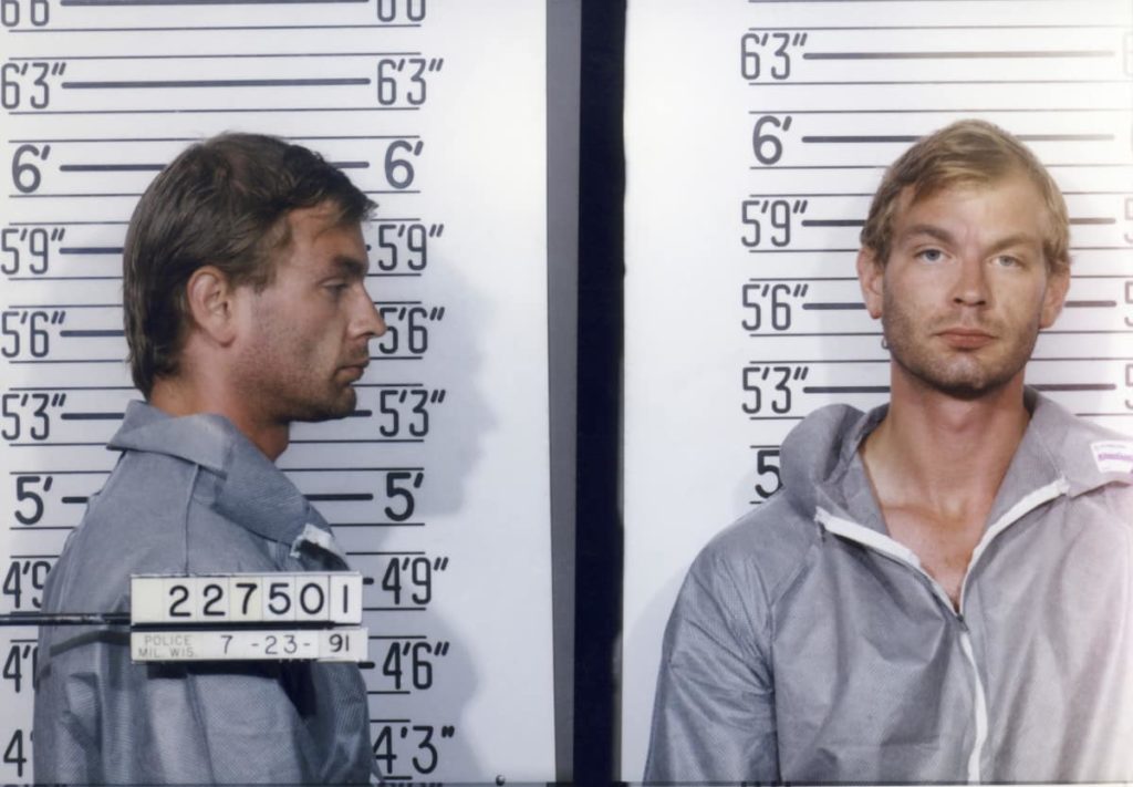 Jeffrey dahmer mug photo by curt borgwardtsygma via getty images 1 • mundo sombrio