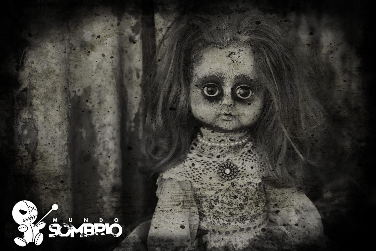 A boneca antiga história de terror
