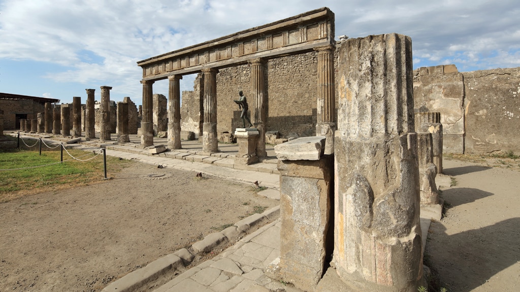 Turista devolve artefatos roubados de pompeia dizendo que lhe trouxeram má sorte 3 7 ie2598 pompeia1 • mundo sombrio