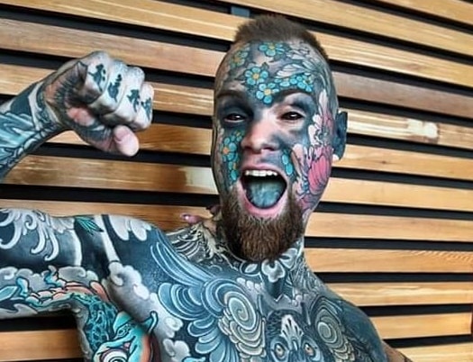 Professor perde emprego no jardim de infância por causa de olhos tatuados 5 Fh3 • mundo sombrio