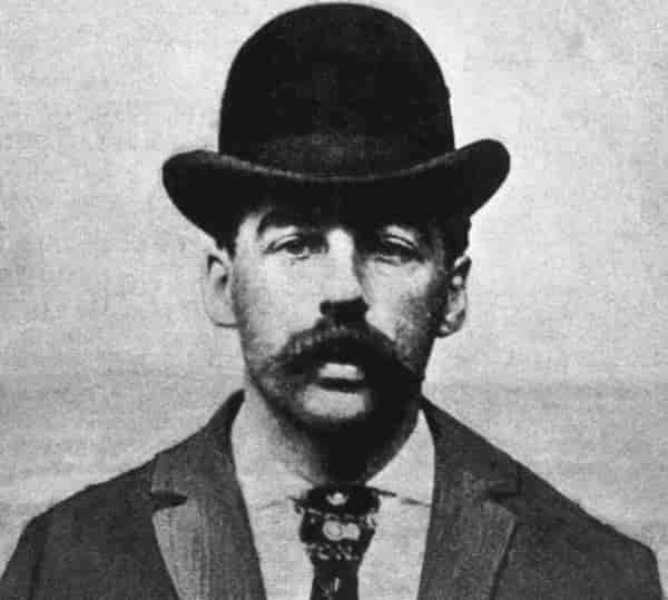 Hh holmes, considerado e conhecido como o primeiro serial killer dos estados unidos da américa