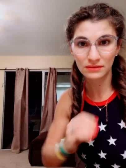 Suposto fantasma aterrorizou usuária enquanto ela gravava um vídeo para o tiktok 4 0 jason derulos jaw dropping bill after buying entire restaurants drinks 1 • mundo sombrio