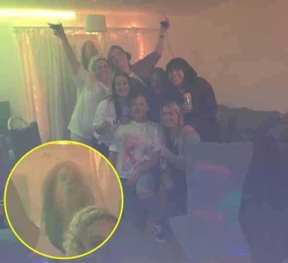 Mulher não consegue mais dormir após ver figura fantasmagórica em foto com amigas 4 0 pay kennedy news and media 1 • mundo sombrio