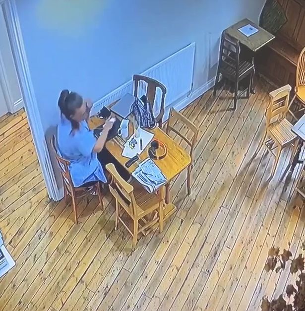 Gerente de bar assombrado teme que fantasma espante seus funcionários 4 0 pay kennedy news and media • mundo sombrio
