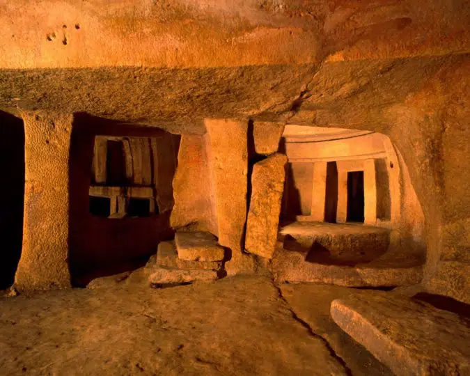 Hal saflieni hypogeum in malta • mundo sombrio