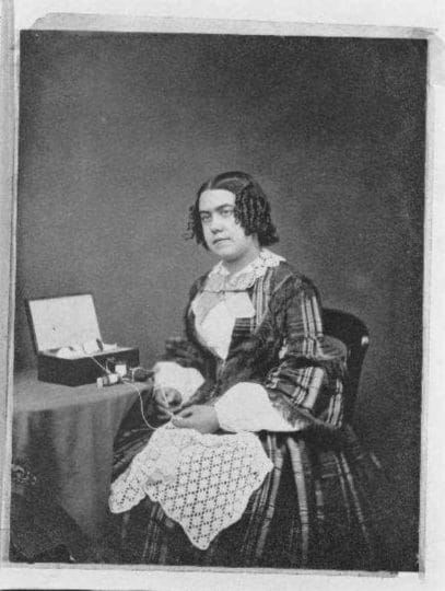 10+ retratos de pacientes psiquiátricos vitorianos que darão arrepio na espinha 25 Madness • mundo sombrio