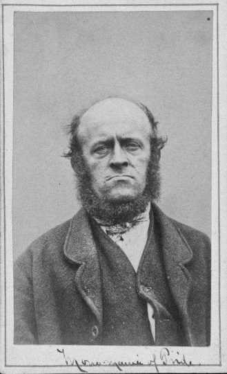 10+ retratos de pacientes psiquiátricos vitorianos que darão arrepio na espinha 20 Mono mania of pride • mundo sombrio