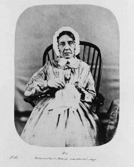 10+ retratos de pacientes psiquiátricos vitorianos que darão arrepio na espinha 32 Sewing • mundo sombrio