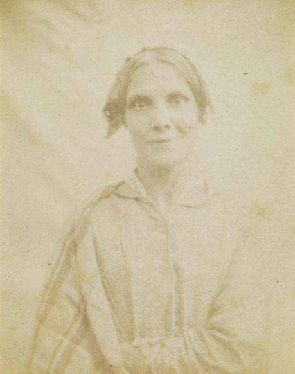 10+ retratos de pacientes psiquiátricos vitorianos que darão arrepio na espinha 35 Staring • mundo sombrio