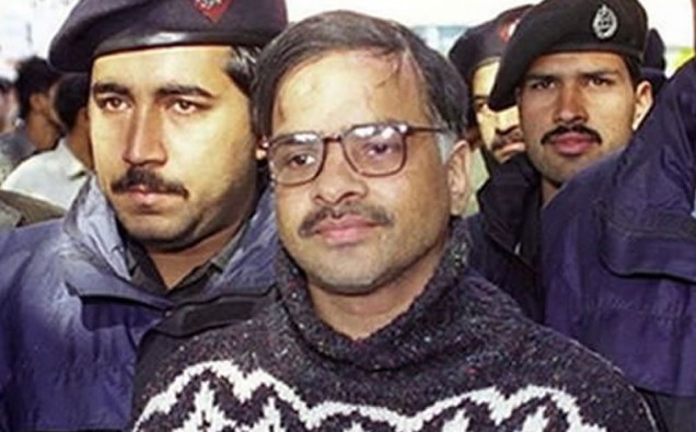 Javed iqbal sendo preso