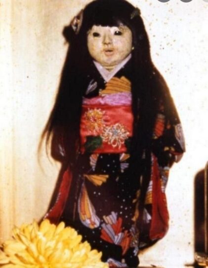 Okiku a boneca japonesa amaldiçoada